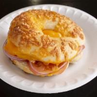 Veggie Breakfast Bagel · Onion, tomato.