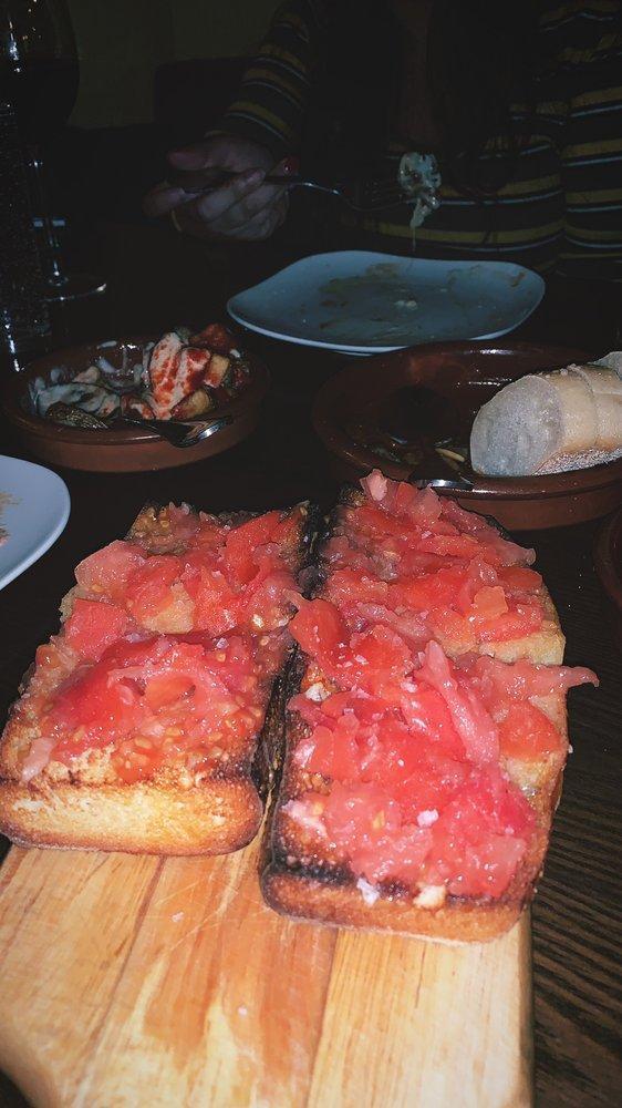 Pan Con Tomate · 