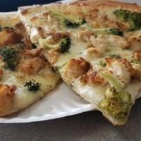 Chicken Broccoli Alfredo Pizza · 