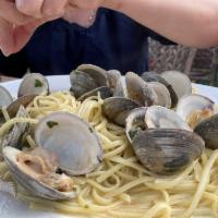 Linguine with Clams · Littleneck clams, garlic, and extra-virgin olive oil.