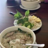 Rare Beef and Tendon Rice Noodle Soup · 