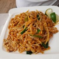 Pad Thai · Stir-fried Thai rice noodle with peanut bean sprout, scallion and lime