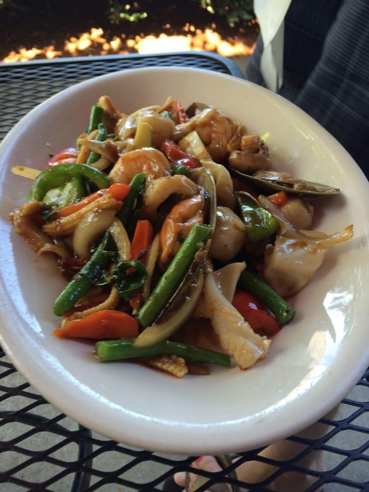 Pacific Breeze · Vietnamese · Seafood · Asian Fusion · Bowls · Soup · Thai · Noodles · Chicken