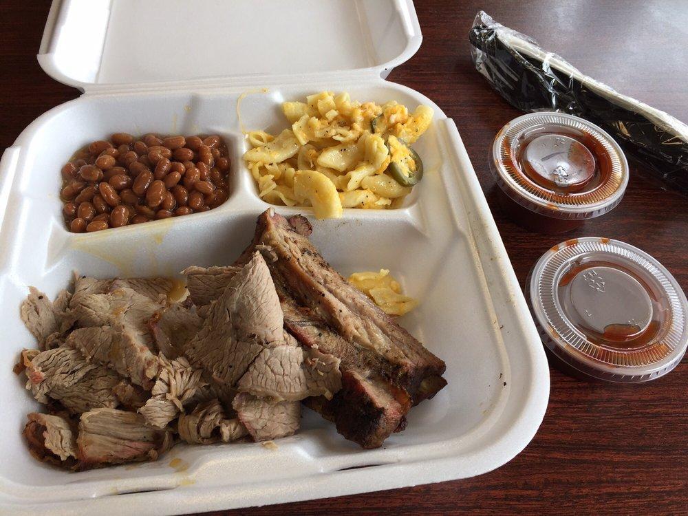 MoMo's Meat Market · Barbeque