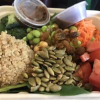 Superfood · Baby spinach, quinoa, carrots, broccoli, tomatoes, edamame, chickpeas, golden raisins, pumpk...