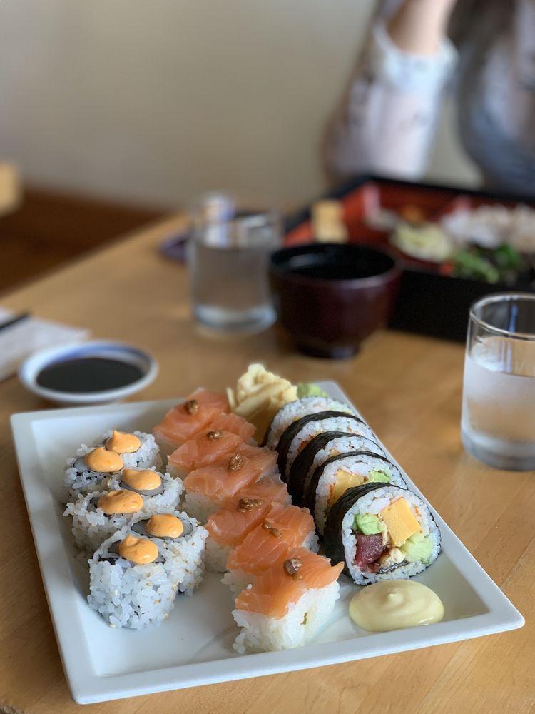 Salmon Hako Sushi · 