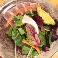 Tuna Tataki Salad · 