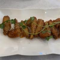 Canh Ga Chien Nuoc Mam · Seasoned fish sauce chicken wings