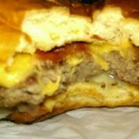 Wisconsin Cheesehead Burger · 