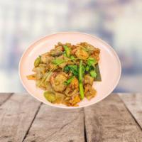 Pad See Ew · Broad rice noodles stir fry with Chinese broccoli