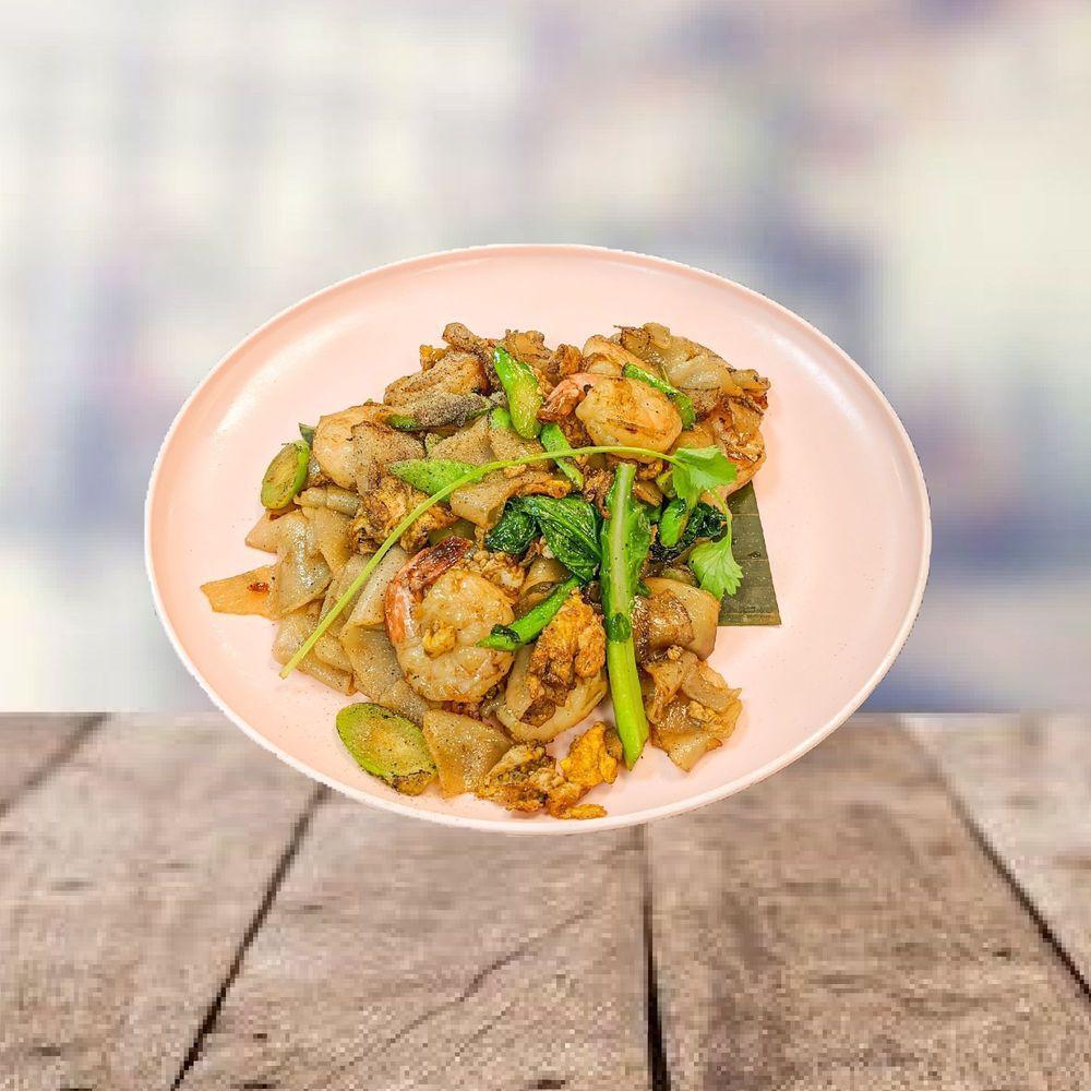 Pad See Ew · Broad rice noodles stir fry with Chinese broccoli