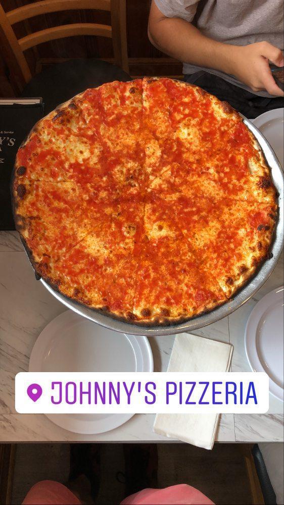 Johnny's Pizzeria · Pizza