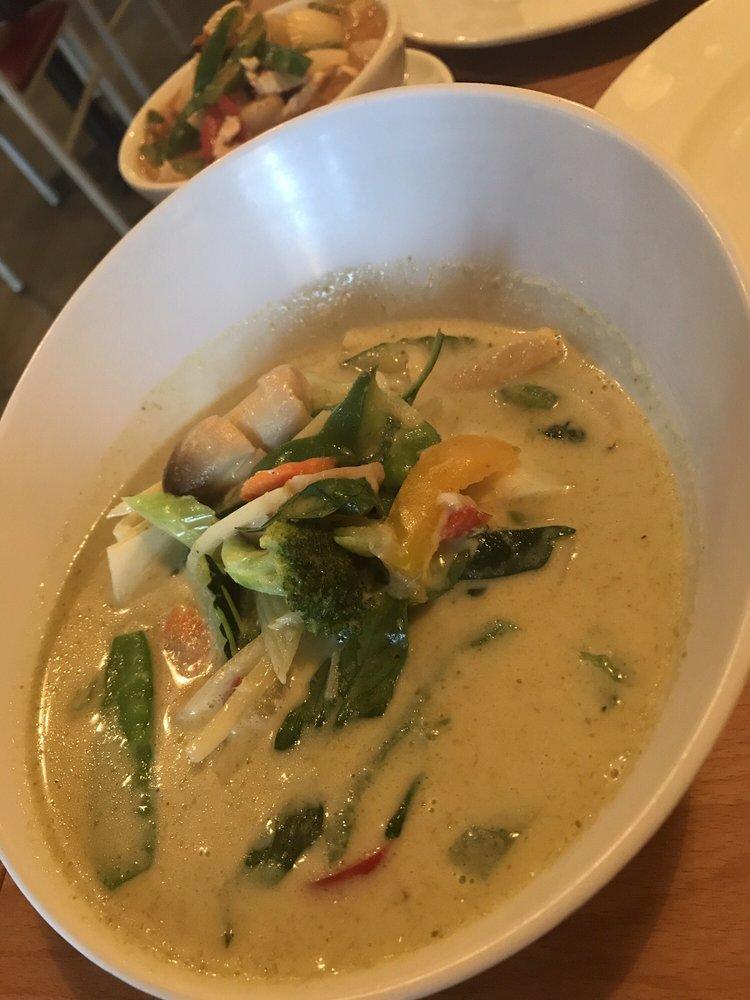 Pad Thai Cuisine · Dessert · Soup · Kids Menu · Asian · Thai · Noodles