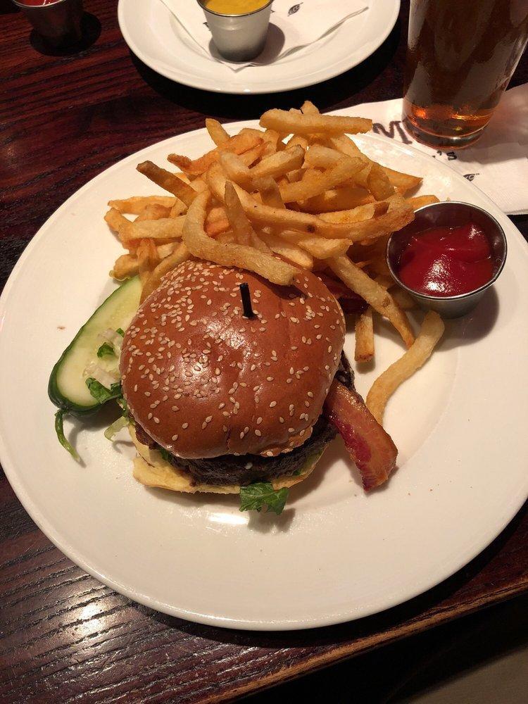 Marlow's Tavern · American · Burgers · Gastropubs