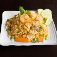 FR8. Fried Rice · Fried rice with your choice of meat, egg, onion and tomato.
