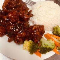 H2. General Tso's Chicken · Chicken buttered and deep-fried in spicy general sauce with steamed broccoli and carrot serv...