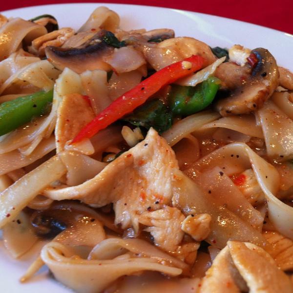 N2. Drunken Noodle · Pan-fried noodles with choice of meat, basil, bell peppers, mushrooms and garlic in spicy basil sauce.