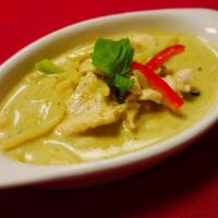 CU2. Green Curry · Choice of meat in curry coconut milk, bamboo shoots, eggplant, basil and green curry.