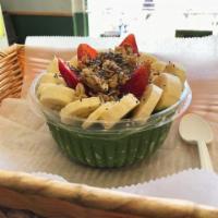 Organic Green Bowl · Banana, strawberry and honey. Served with granola and chia seed on top.