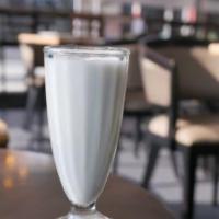Vanilla Shake 12oz · Made with Straus Organic Ice Cream