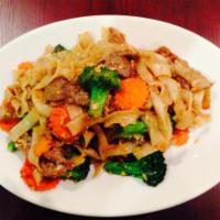 45. Pad See Ewe Noodle · Stir fried wide rice noodles with sweet soy sauce, egg, carrot and broccoli.