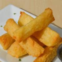 Yuca Frita · Fried yuca.