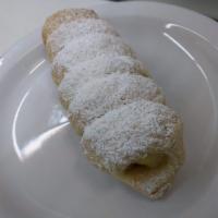 Tornillo · Puff-pastry filled with bavarian cream.