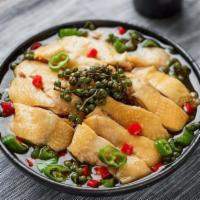 Steamed Chicken with Peppercorn 藤椒鸡 · Hot and spicy.