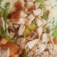 Chef's Salad · Lettuce, grilled chicken breast, tomatoes, mozzarella cheese and avocado.