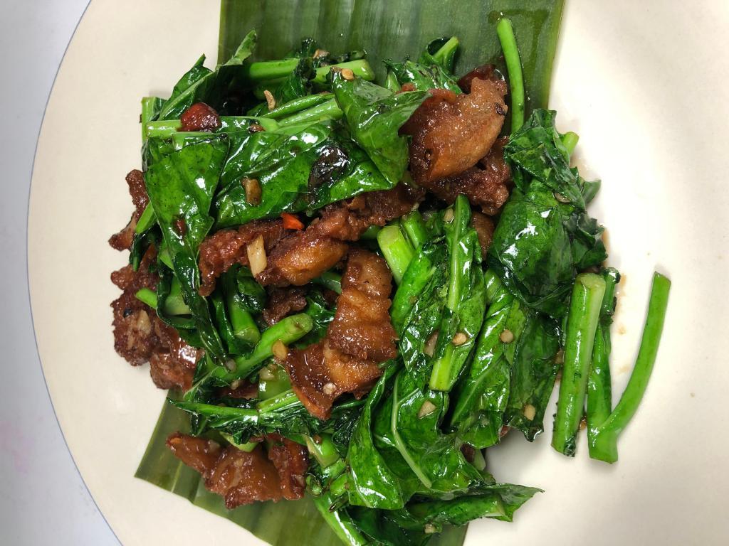 H3. Crispy pork with Chinese Broccoli คะน้าหมูกรอบ · Sauteed crispy pork, Chinese broccoli and bell peppers with house special sauce. Spicy.