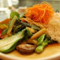 Green Veggies · Green vegetable, tofu, (garlic sauce, ginger sauce or red curry). Served with jasmine white ...