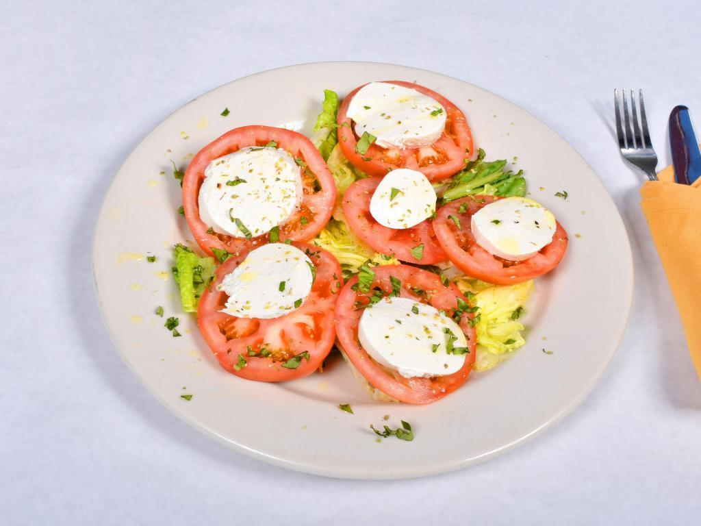 Fresh Mozzarella and Tomatoes Salad · 