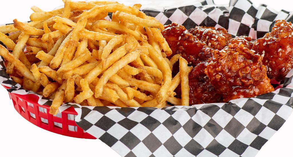 10 Boneless Wings Combo · Comes with 2 flavors and 1 dip. Served with 8 oz. of our famous shoestring fries or garlic fries and a 20 oz. drink.