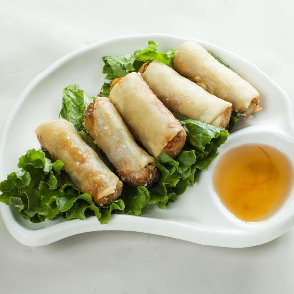 5. Cha Gio (5 pcs) 越南炸春卷 · Vietnamese meat spring roll filled with pork, shrimp, jicama, clear noodle, and black fungus. Served with nuoc cham sauce on the side.