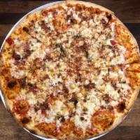 Cape Codder Pizza · Sweet bay scallops in garlic infused virgin olive oil, roasted garlic, bacon and mozzarella.