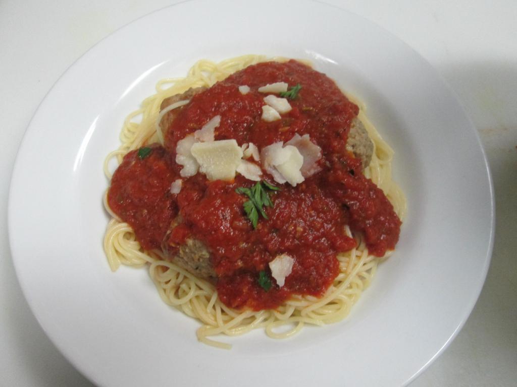 Spaghetti with Meatballs · Homemade meatballs served with marinara sauce or meat sauce. Fresh pastas includes small house salad and garlic bread.