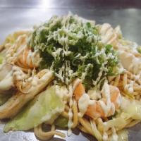 Negi Mayo Shiosoba · Stir fried noodles with squid, shrimp, scallops and cabbage topped with green onions and mayo