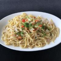 Crab Linguine (White Sauce) · Crab meat, linguine, basil, green & red pepper, onion, heavy cream topped with Parsley