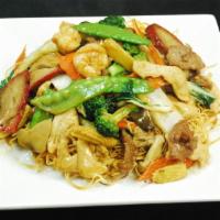 8. Hong Kong Style Seafood Pan Fried Noodle · 
