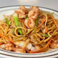 Shrimp Lo Mein 虾捞面 · Soft noodles.