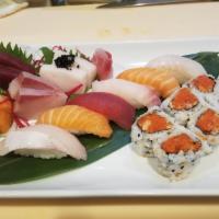 Sushi Regular · 8 pieces sushi, a California roll and 1 tuna roll. Raw.