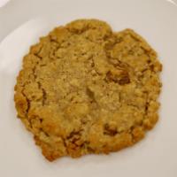 Oatmeal and Raisin Cookie · Cookie baked with oatmeal and raisins.