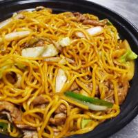 Egg Noodle Chow Mein · Photo is with Beef