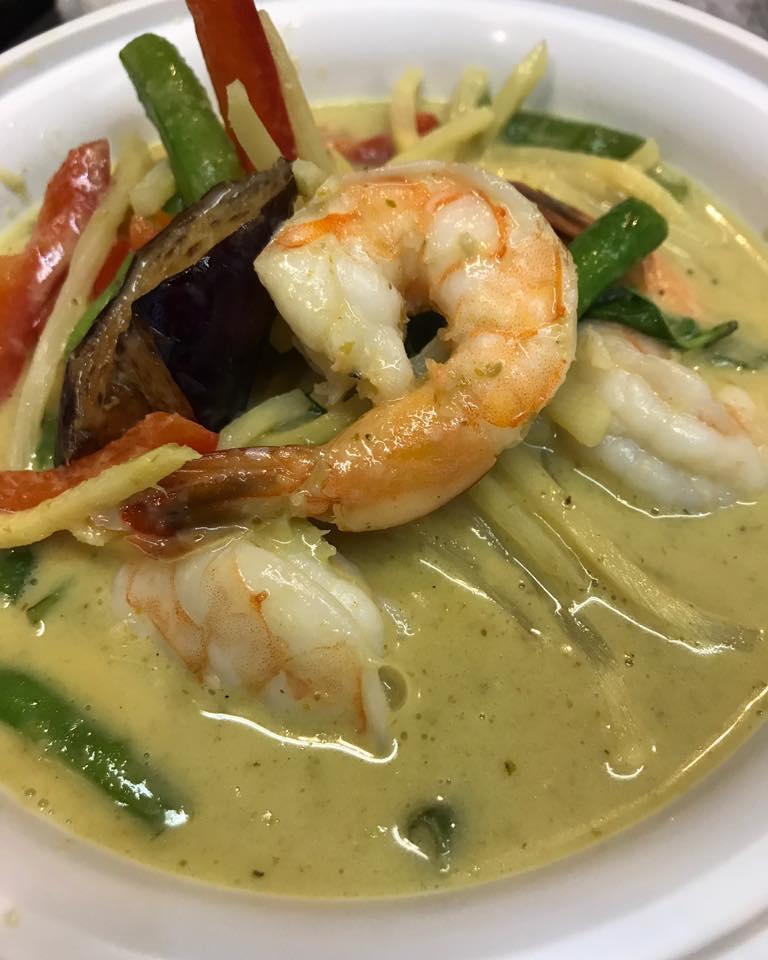 Green Curry แกงเขียวหวาน · Coconut curry, eggplants, string beans, bell peppers, bamboo shoots and basil leaves. Served with jasmine rice. Spicy.
