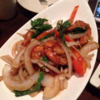 F2. Kee Mao Goong · Choice of shrimp or squid with basil, chili, garlic and peppers. Hot and spicy.