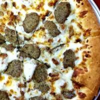 Dave's Fave Meat · Olive oil, garlic, and oregano base, topped with mozzarella, sliced meatballs, and Italian s...