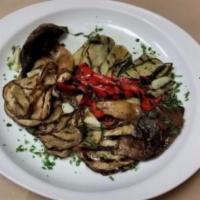 Piatto del Vegetariano · Mixed grilled vegetables and mushrooms in olive oil and garlic sauce.