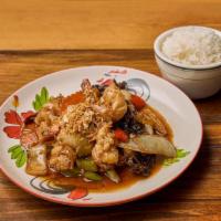 Pad Khing · Sauteed ginger, onion, baby corn, mushroom, bell pepper and carrot.
