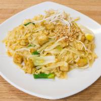 Pad Thai Plate · Rice noodle, bean sprout, green onion, egg, tamarind sauce with raw bean sprout, crushed pea...