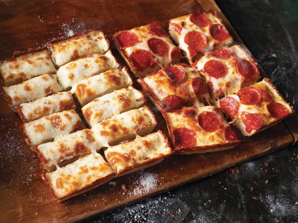 Build Your Own Deep Dish Duo Pizza · Small deep dish and deep dish bread.